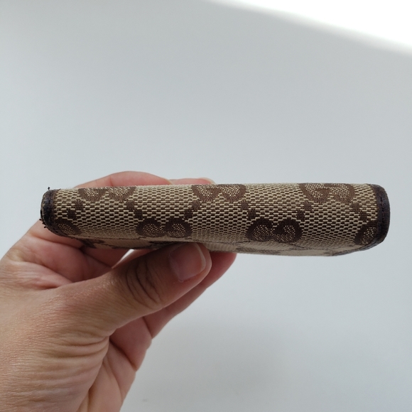 Authentic Gucci GG Tan Canvas Key Holder - Picture 14 of 16